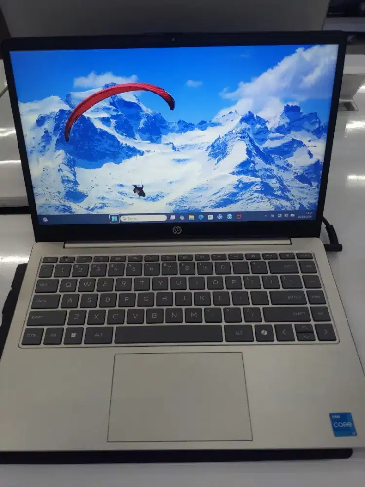 LAPTOP HP CORE-i3/4GB/512GB