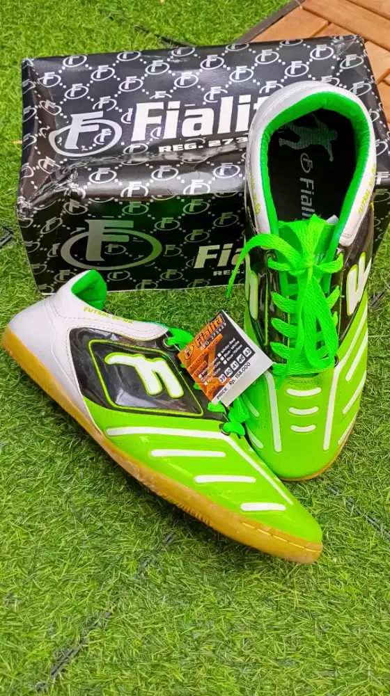 Sepatu futsal murah keren