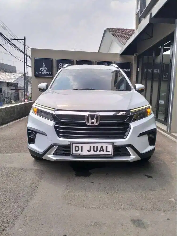 Honda BR-V 2022 Putih Mutiara – Low KM, Pajak 08/2027