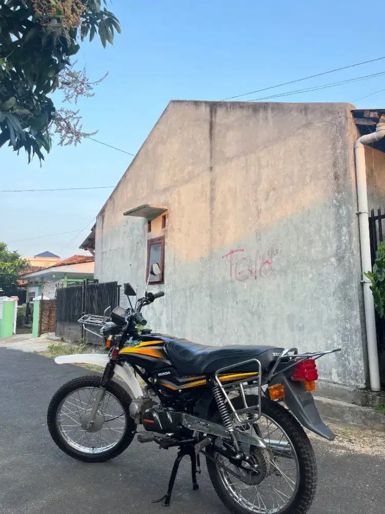 Di jual Honda win 100