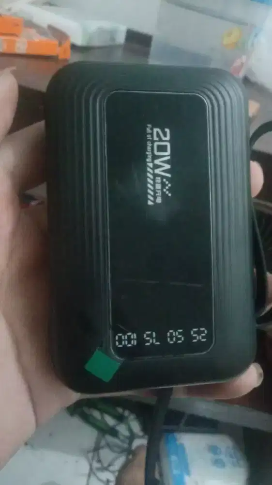 Powerbank 20 Watt full of charging