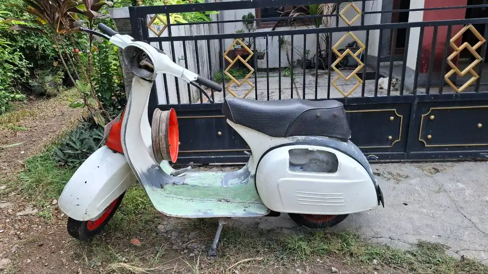 VESPA SPRINT VELOCE 150 BAGOL 1975 – MESIN NYALA – BPKB ADA