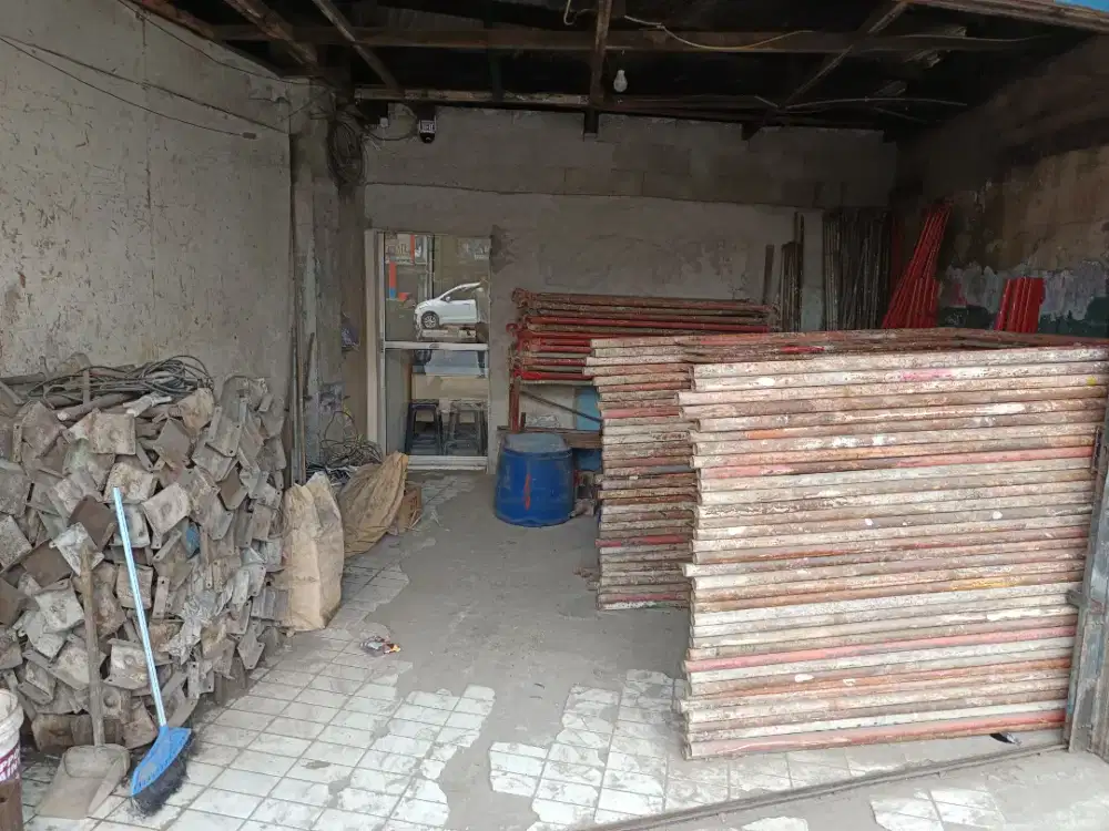 DI CARI KARYAWATI ADMIN TOKO SCAFFOLDING