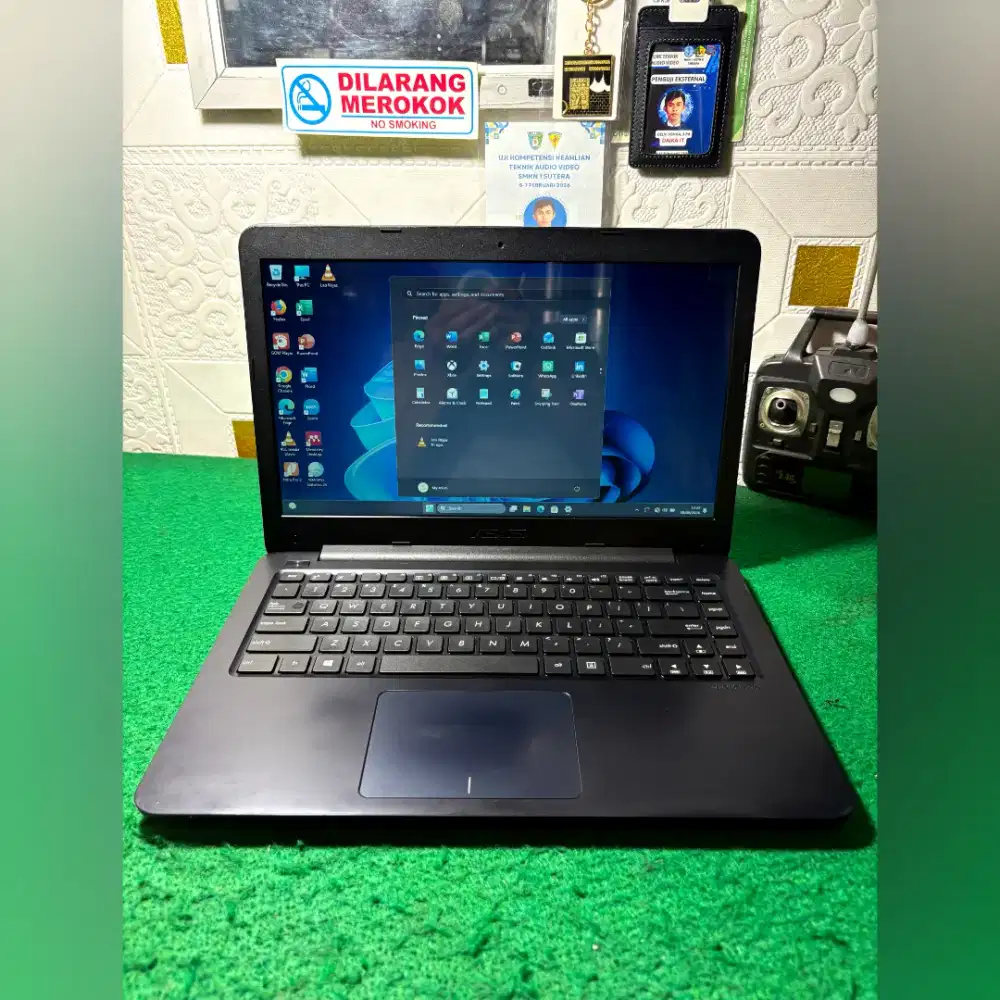 Laptop Asus E402Y Ringan utk kuliah