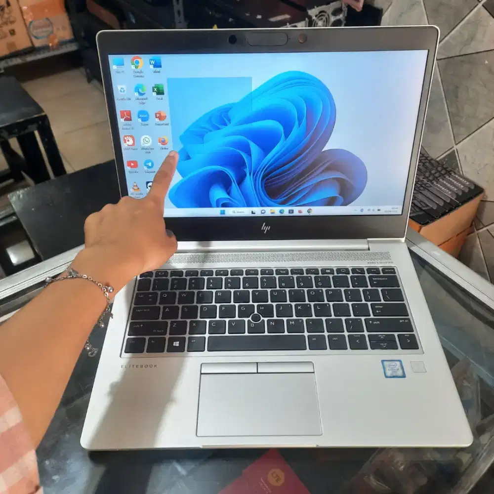 HP 830 G6, Core i7 Gen 8, RAM 16GB, SSD 512GB, 13,3 inch FHD