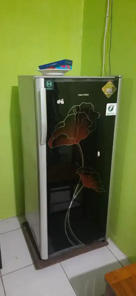 Kulkas polytron