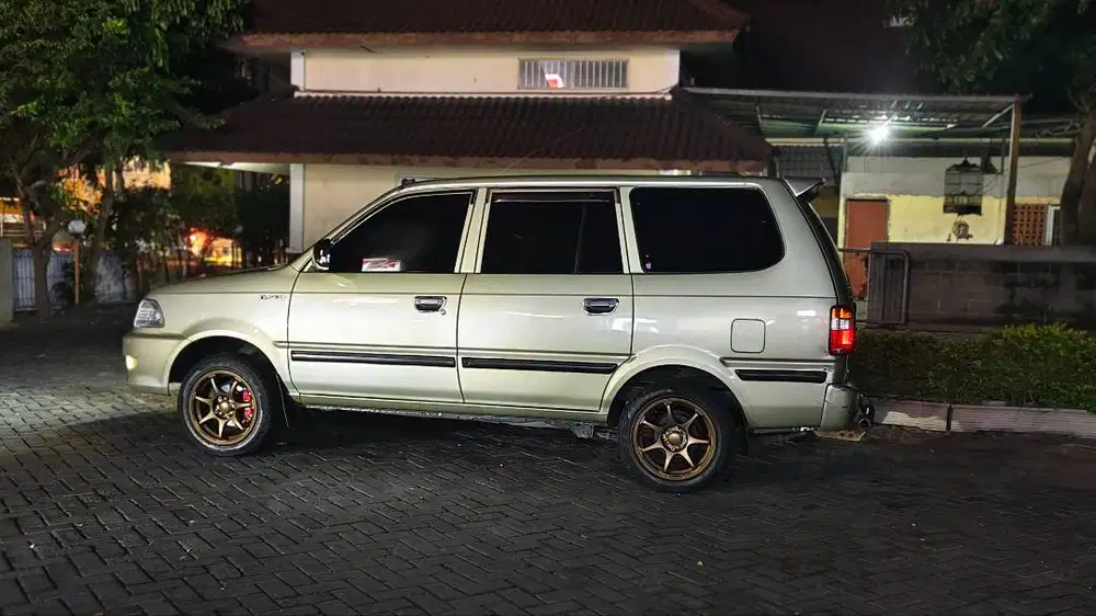 Kijang LSX 2003