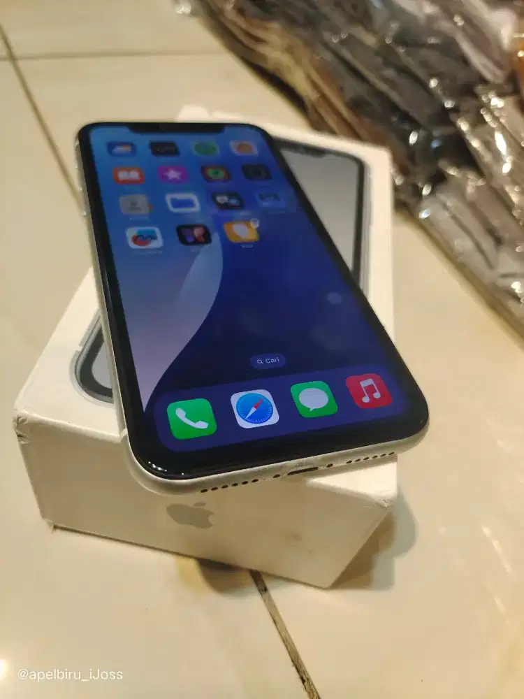iPhone xr 64GB Fullset minus backdoor retak dikit