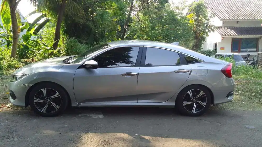 Honda Civic 2017 Bensin