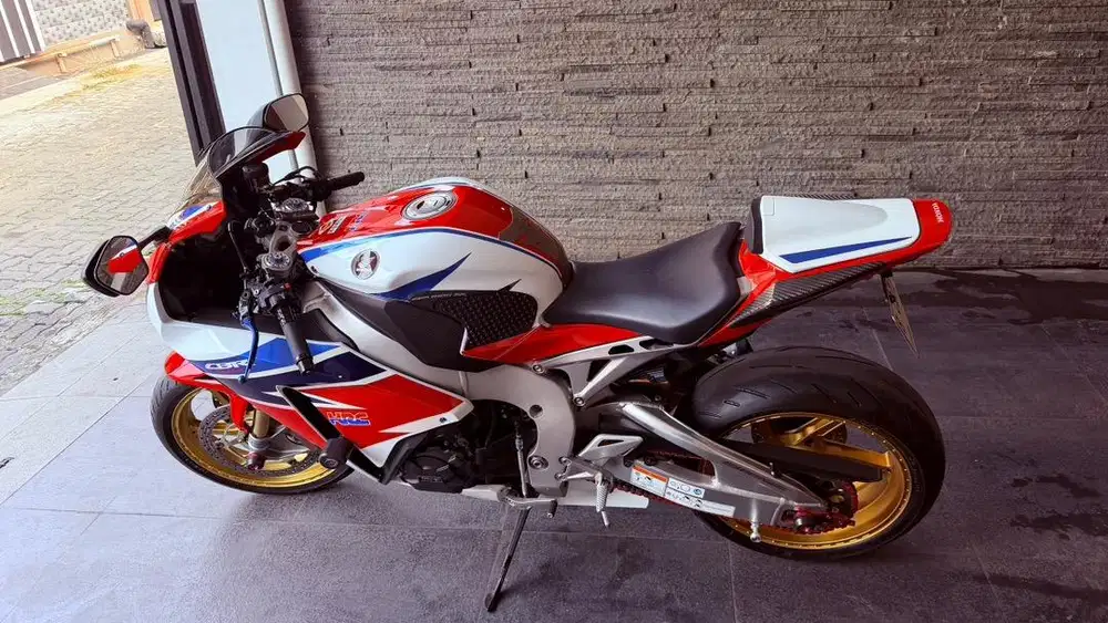 Jual cepat Honda CBR 1000 SP