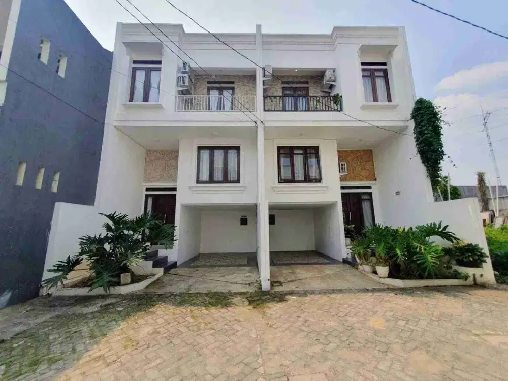 Townhouse Modern 2 Lantai Mezzanine Di Pondok Labu Cilandak