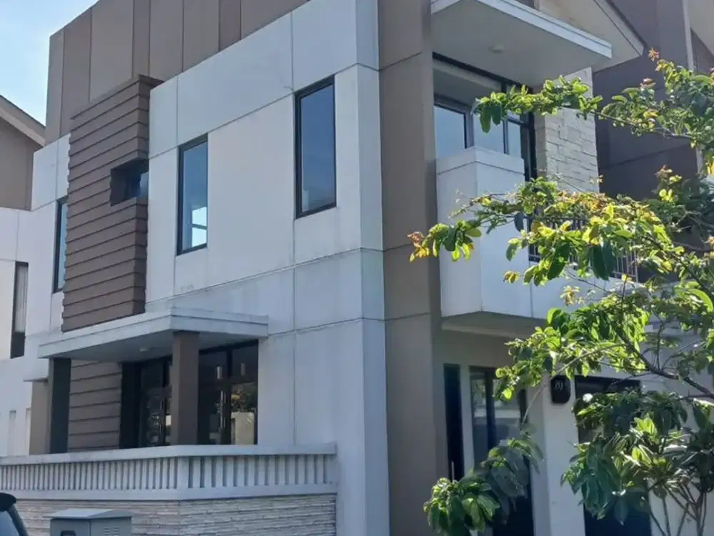 TERMURAH DIJUAL RUMAH SIAP HUNI SEMI FURNISHED POSISI HOEK LOKASI DI PODOMORO PARK CLUSTER FASHAGRIYA BANDUNG