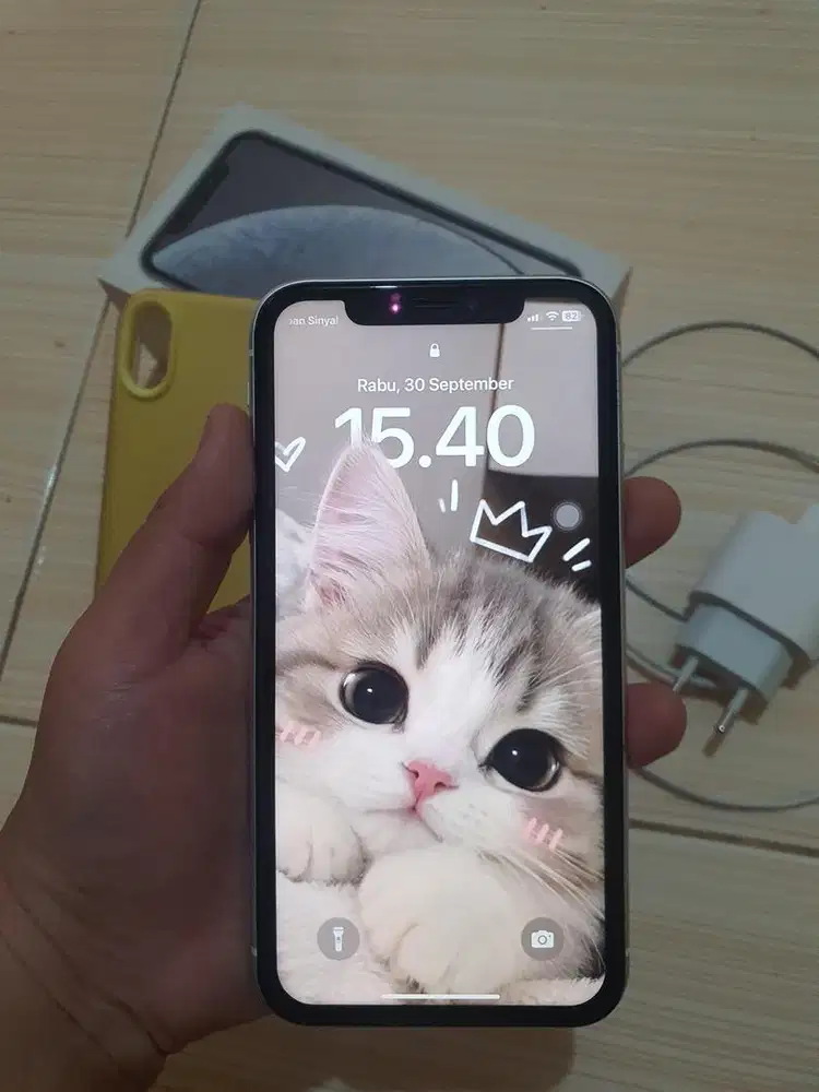 Iphone xr 64gb..