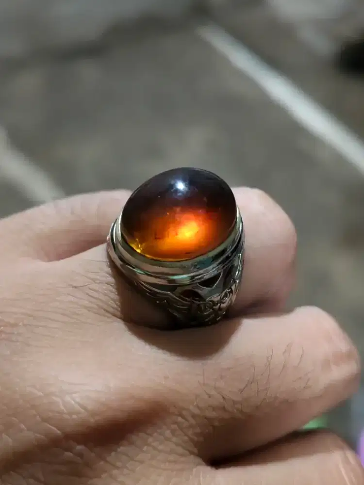 Amber atau Fosil getah pohon Katilayu Kristal Giwang Dim 18,5x14x10