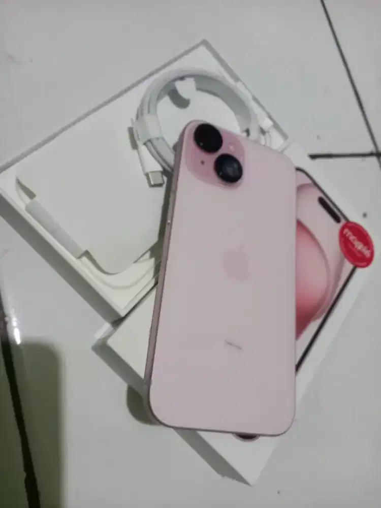 iPhone 15 , bh 100%