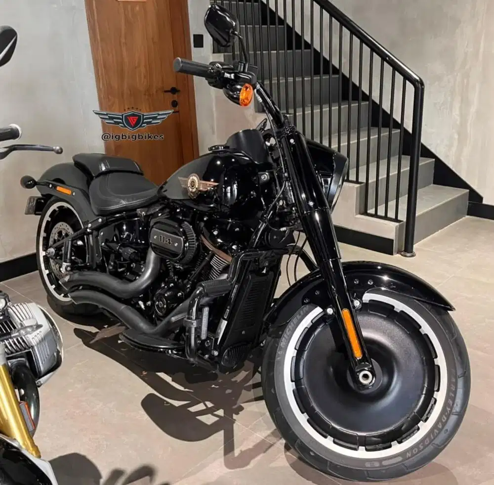 Harley Fatboy Hitam 2020