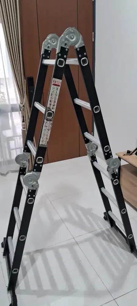 Tangga Krisbow Tebal dan Kuat