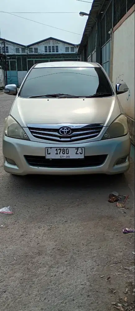 Jual Toyota Innova (2010)
