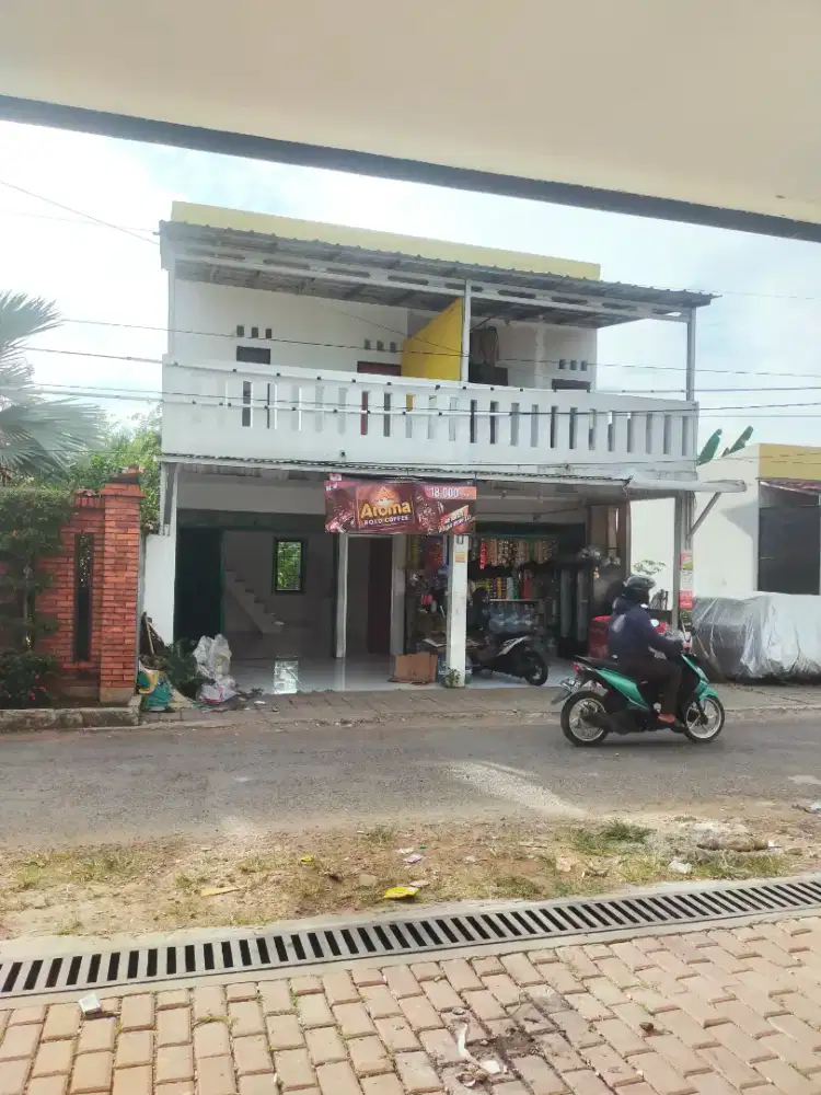 Di sewa ruko 2 lantai di Parakan Salak 22jt/thn (nego)