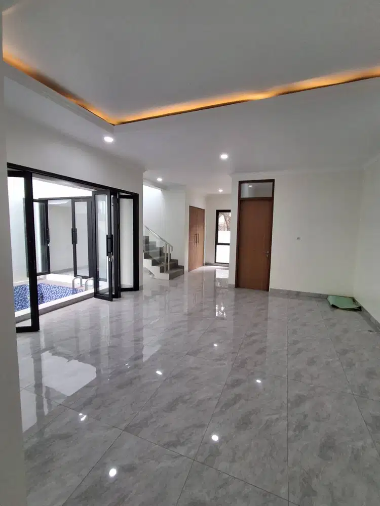 Rumah 2 Lantai HegarSari Ciumbuleuit Bandung Mainroad Idaman Strategis