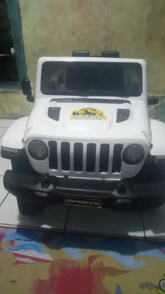 Mobil aki anak model jeep