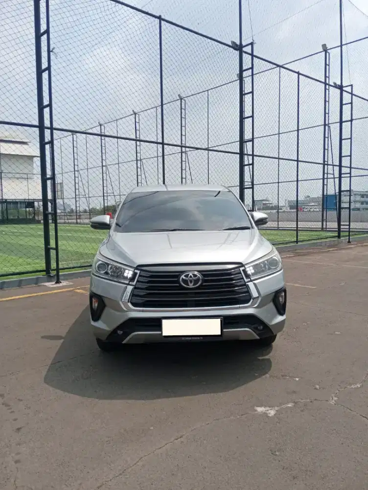 Toyota Kijang Innova Reborn V 2.4 Facelift Diesel AT Silver 2021/2022