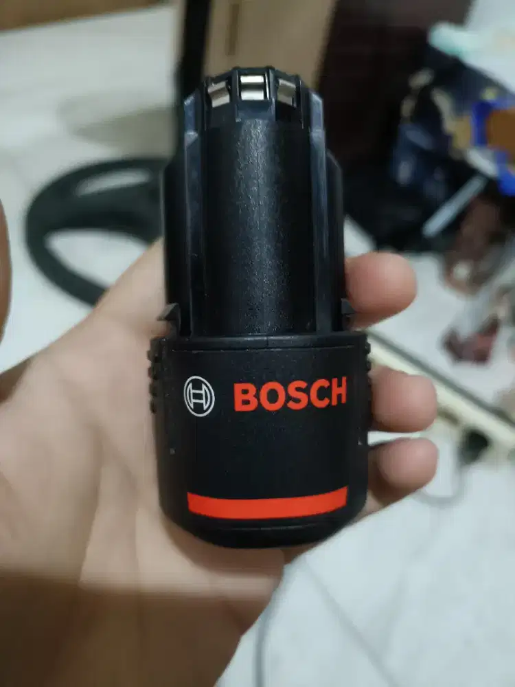Baterai mesin bor Bosch GBA 10,8v