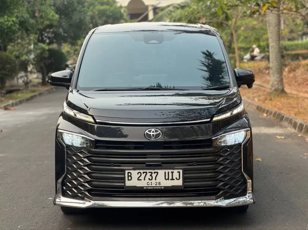 TOYOTA VOXY 2.0 TSS CVT 2022