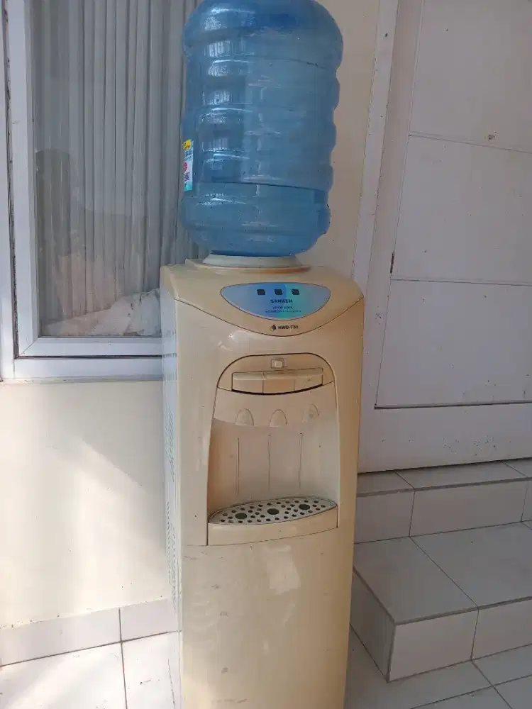 Dispenser Bekas SANKEN HWD-730 panas dan dingin