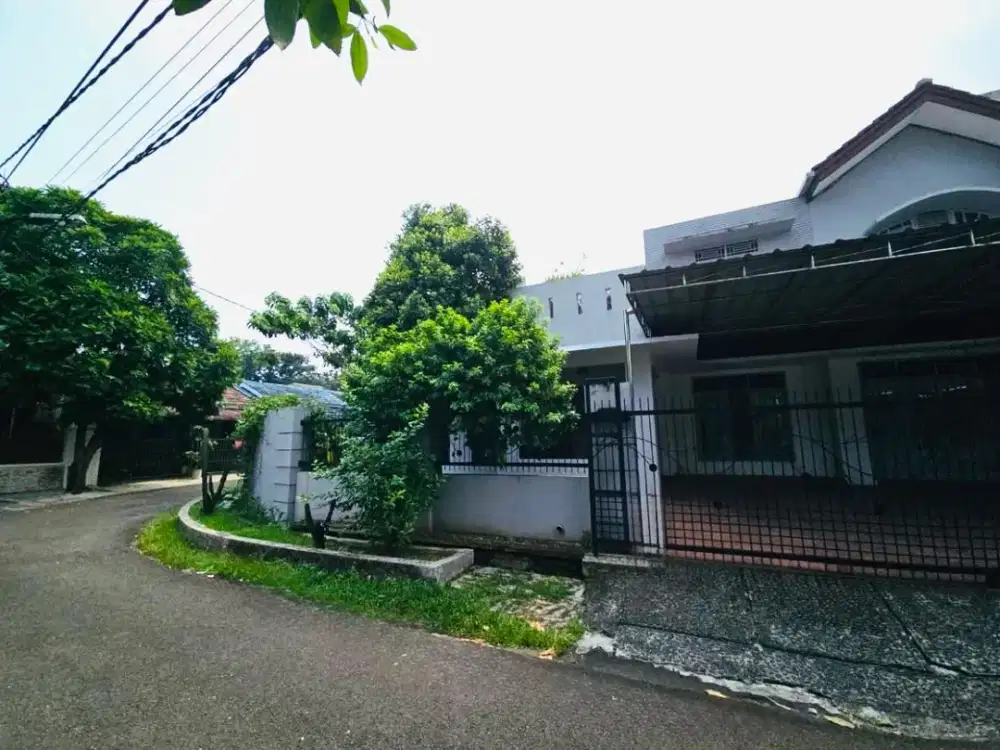 Disewakan Rumah Hoek Griya Loka, BSD Kondisi Rapih Terawat