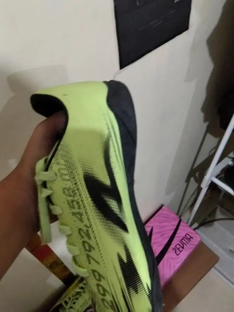 Sepatu futsal specs
