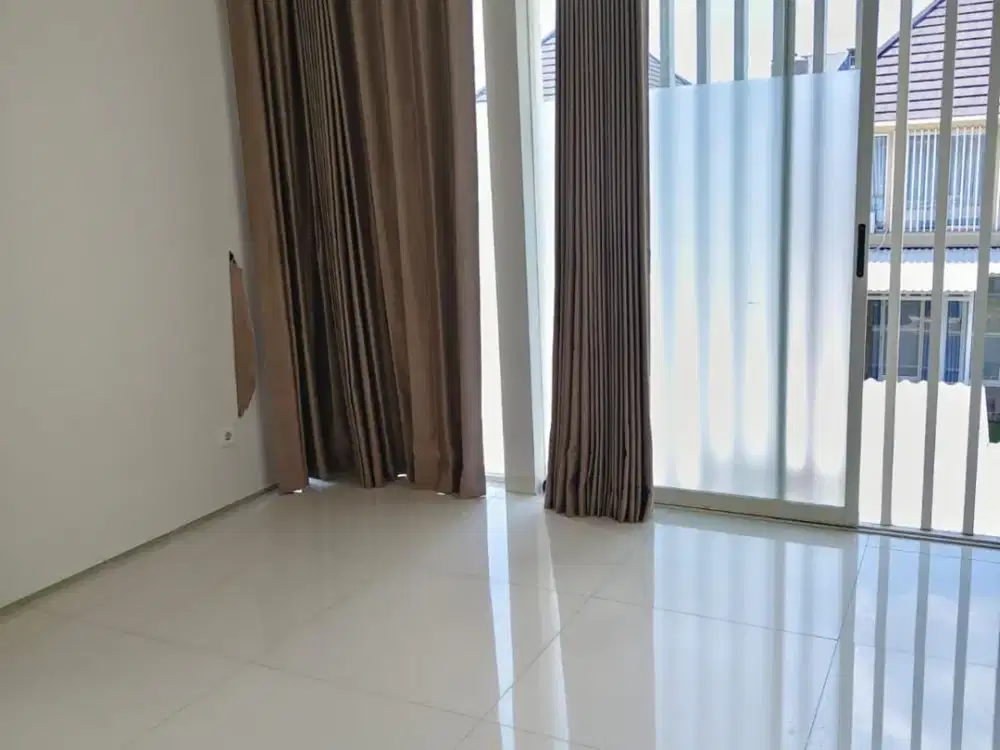 Minimalis 2 Lantai Rumah di Stonegate Citraland Surabaya Barat