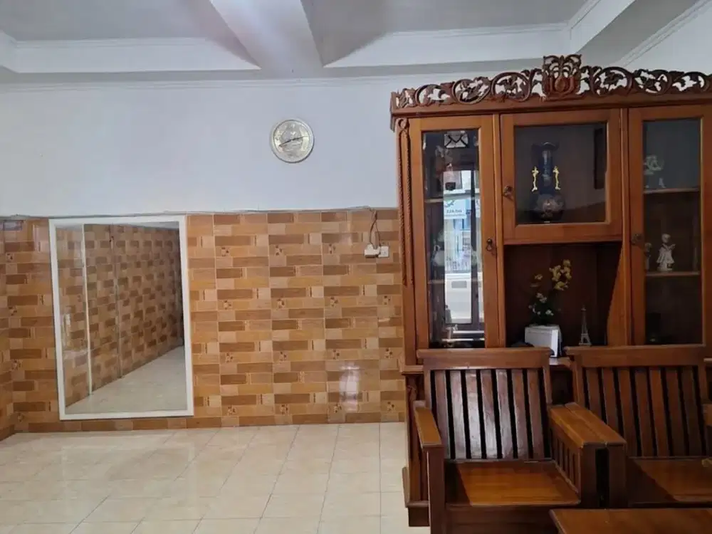 DIJUAL RUMAH DI KARAH. COCOK UNTUK USAHA