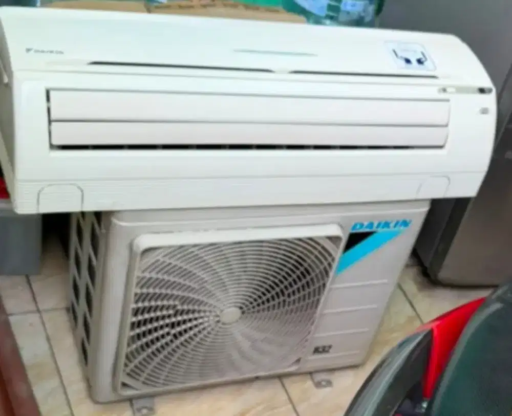 Jual ac daikin 1/2 pk  lowwat 350watt kondisi 95% ori semua