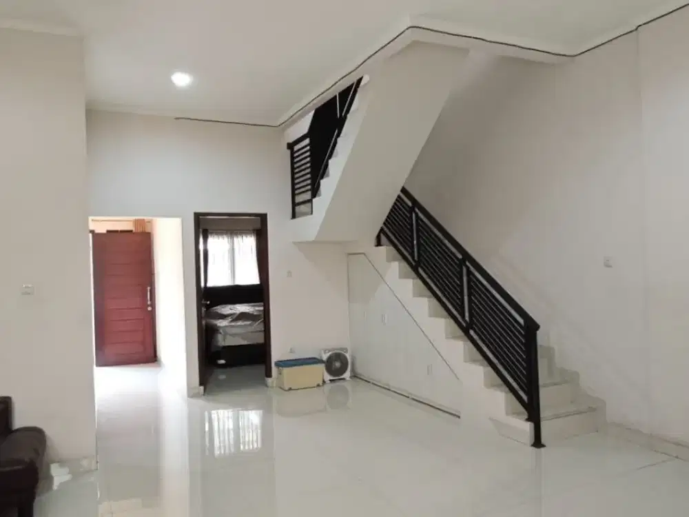 DIJUAL  RUMAH di TAMAN HOLANDIA LIPPO KARAWACI UTARA
