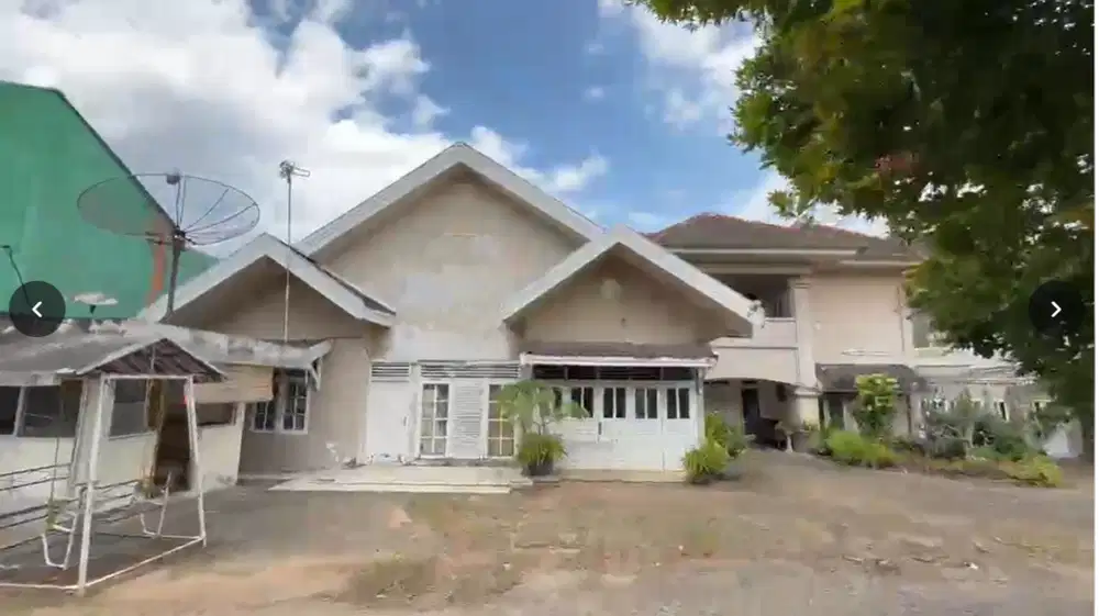 Dijual Lahan Luas 2.895 m², Sudah Ada 3 Rumah + Gudang