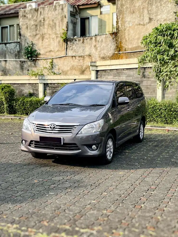 Toyota Kijang Innova V Diesel AT 2012