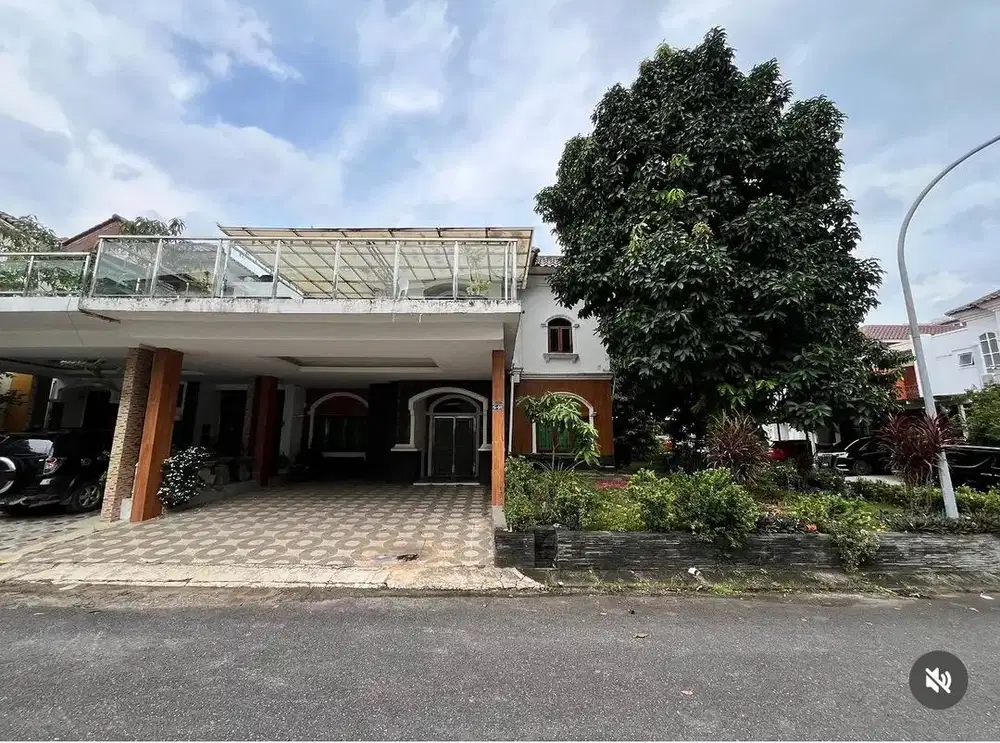 Rumah besar Dan murah penuh Keberuntungan . sewa cepat owner .