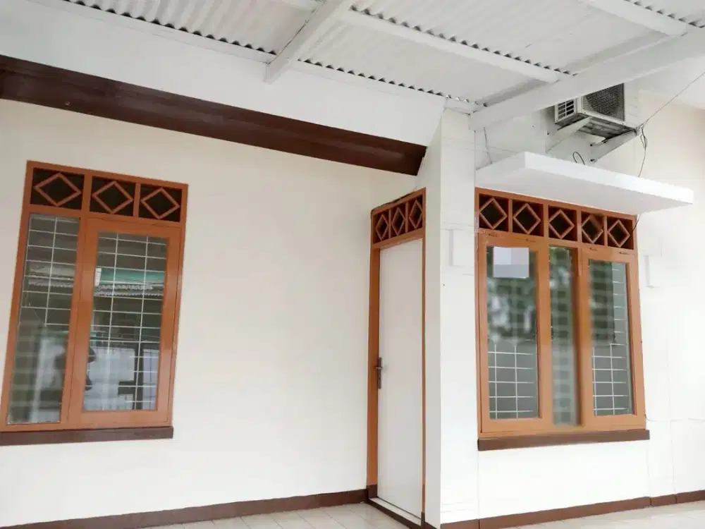 Disewakan Rumah BSD SHM di Sektor XIV, Nusaloka By Rumah Chinida (St)