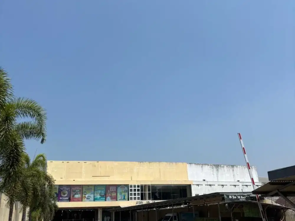 Dijual Bangunan Komersial Lokasi Strategis di Jalan Raya Kis Mangunsarkoro Bondowoso
