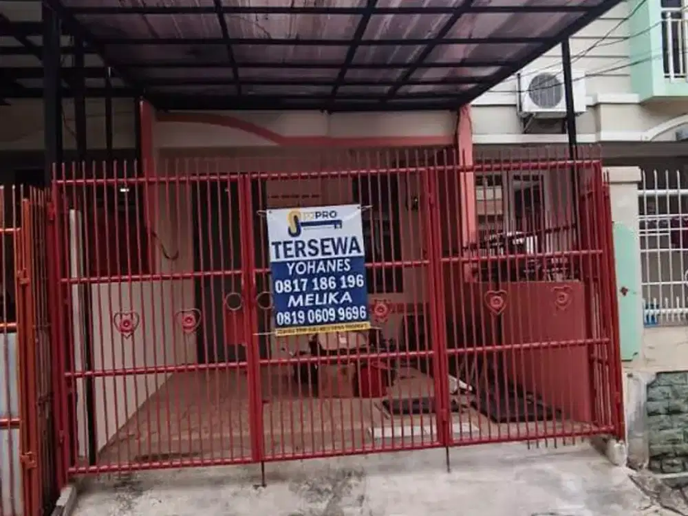 Disewakan rumah 2lantai di taman palem lestari