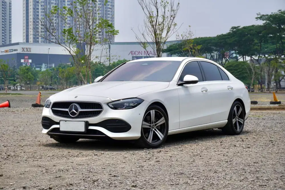 LOW ODO ! TANGAN PERTAMA ! Mercedes Benz Mercy C200 W206 Hybrid 2023