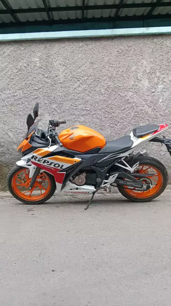 Honda CBR 150 R repsol Edition 2016