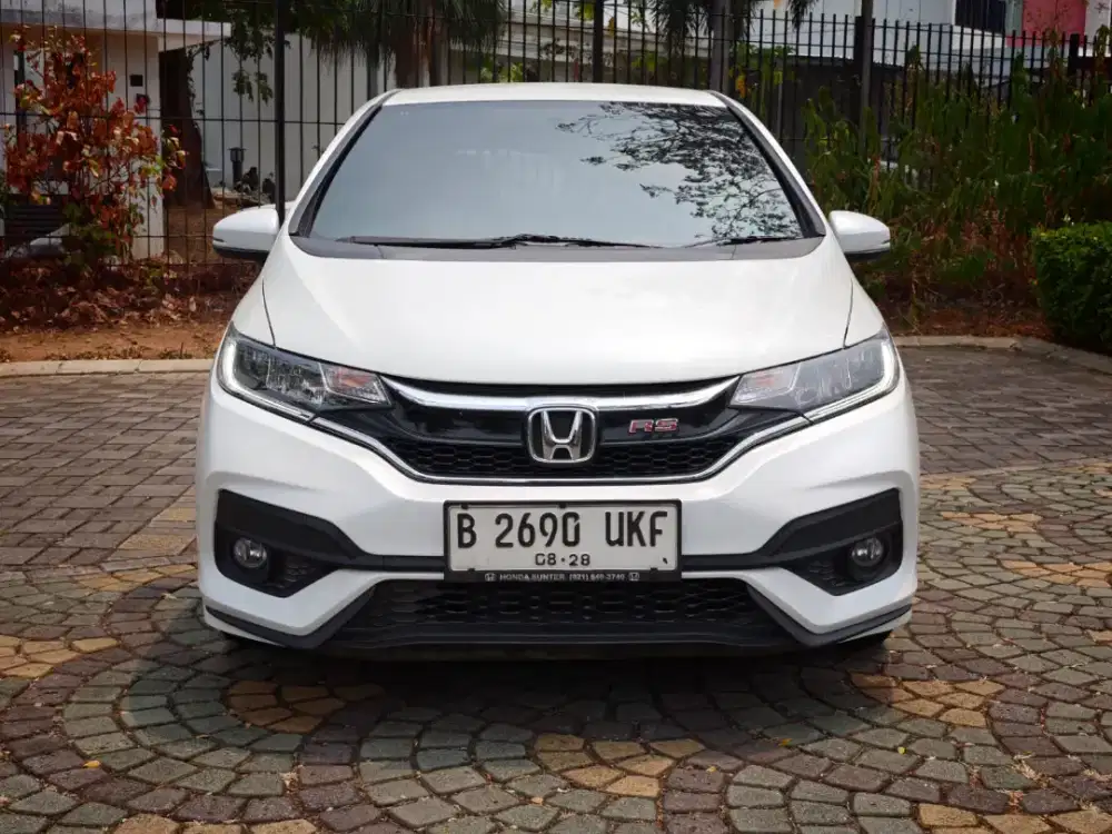 HONDA JAZZ 1.5 RS AT 2018 PUTIH