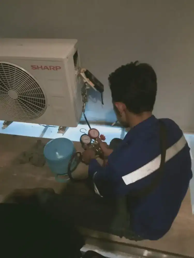 Jasa AC panggilan bergaransi,pasang baru,bocor freon, bongkar pasang