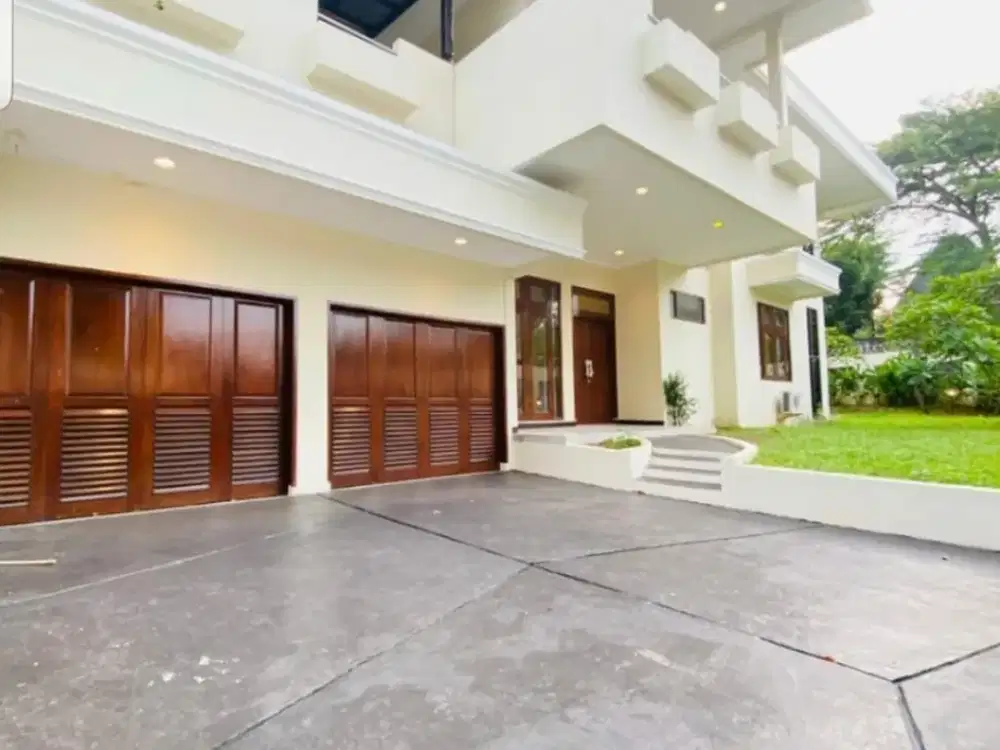 Disewa Rumah Luas 2 Lantai Strategis dekat Kemang, Cocok Untuk Kantor