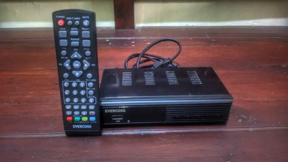 Set Top Box DVB T2 merk  EVERCOSS