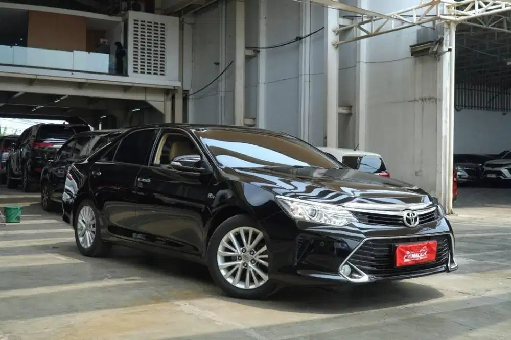 TOYOTA CAMRY V  2.4 A/T  2018 HITAM