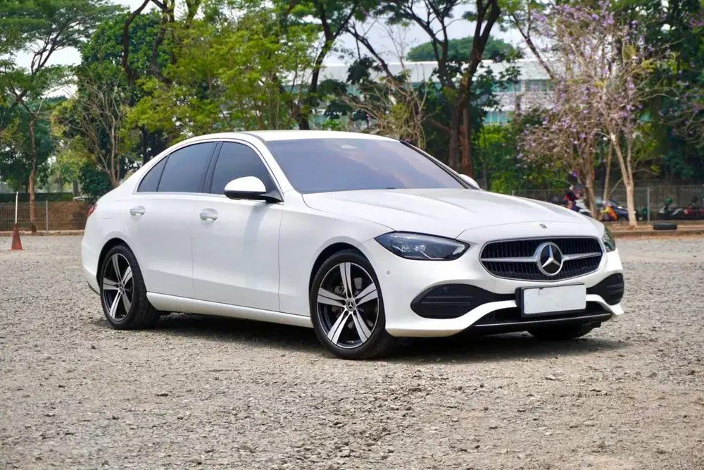 LOW ODO ! TANGAN PERTAMA ! Mercedes Benz Mercy C200 W206 Hybrid 2023