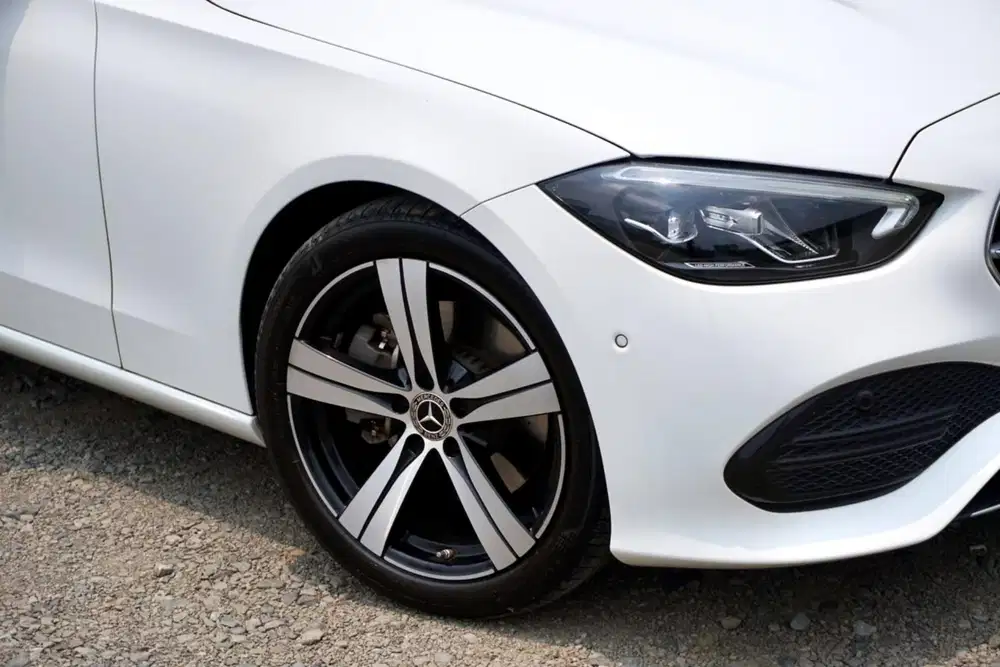 LOW ODO ! TANGAN PERTAMA ! Mercedes Benz Mercy C200 W206 Hybrid 2023